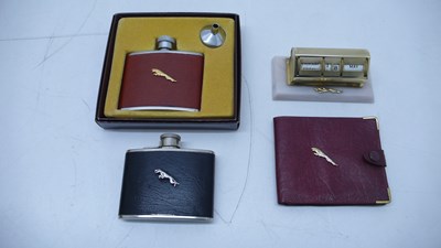 Lot 22 - A Jaguar accessories