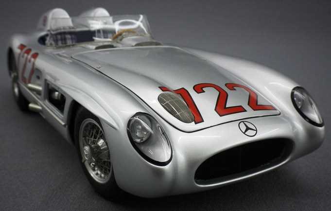 Lot 67 - Mercedes-Benz 300 SLR
