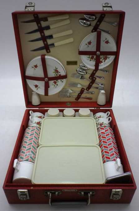 Lot 3 - Four person travelling picnic set