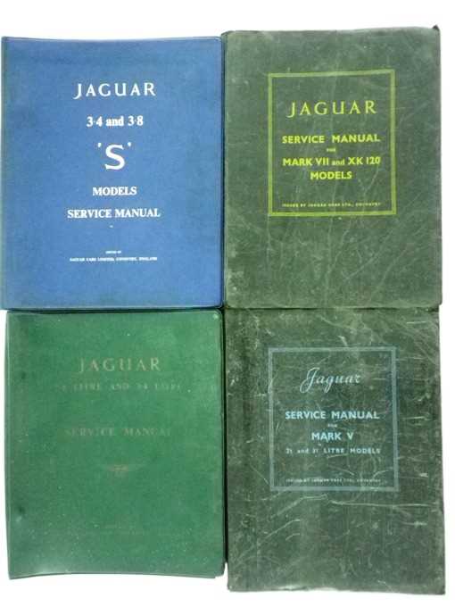 Lot 17 - Vehicle service & instruction books