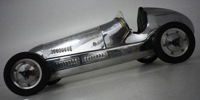 Lot 65 - Single seat Indy race car model