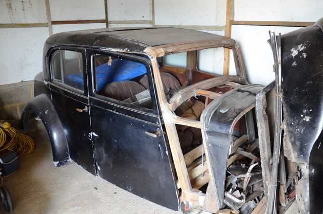 Lot 101 - 1934 Bentley 31/2 litre Saloon Body