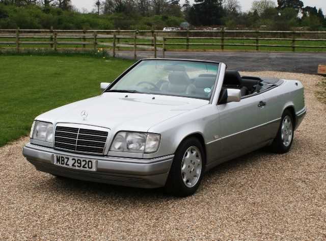 Lot 110 - 1996 Mercedes-Benz E220 Convertible