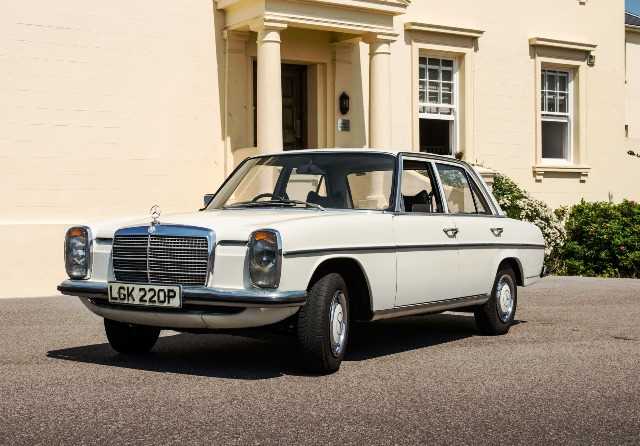 Lot 107 - 1975 Mercedes-Benz 200 W115