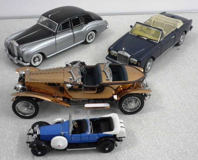 Lot 30 - Franklin Mint Rolls-Ryce models x 4