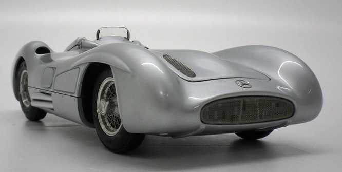 Lot 51 - 1/18 CMC Model - Mercedes-Benz W 196R