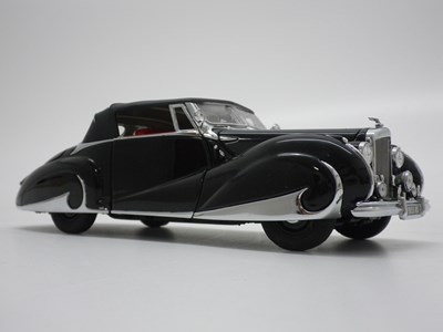 Lot 47 - Franklin Mint Bentley Models x 2