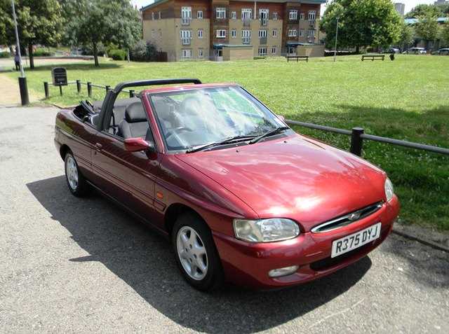 Lot 209 - 1997 Ford Escort Ghia Cabriolet