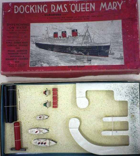 Lot 59 - A selection of early toys