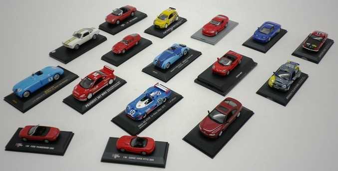 Lot 66 - 16 Die-Cast models