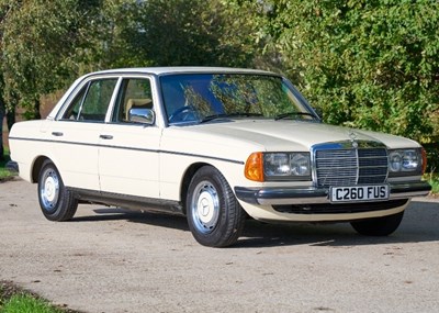 Lot 115 - 1985 Mercedes-Benz 230E