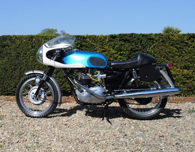 Lot 124 - 1967 Triumph Thruxton Bonneville Replica