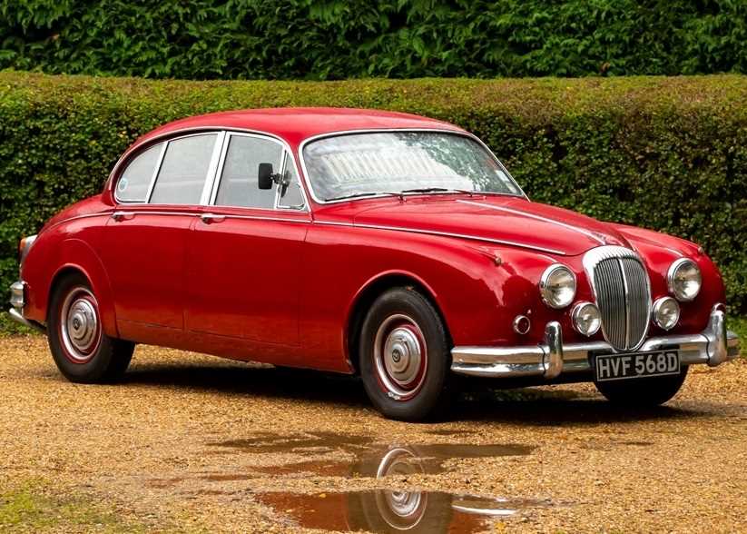 Lot 103 - 1966 Daimler V8 250