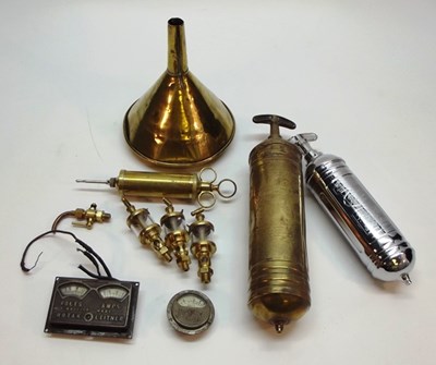 Lot 007 - A collection of motoring collectables