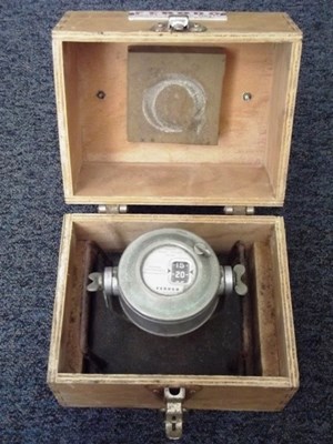 Lot 010 - Ferodo brake testing meter