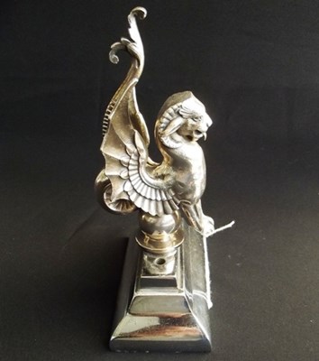 Lot 094 - Griffin motor mascot