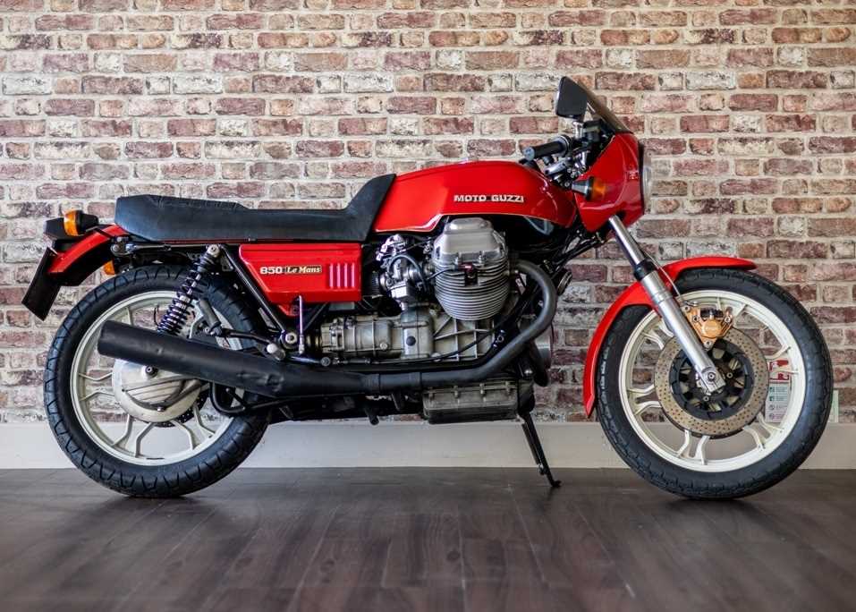 Lot 140 - 1977 Moto Guzzi Le Mans Mk. I