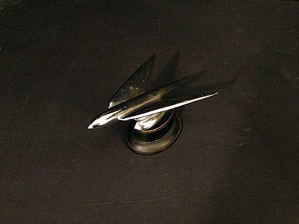Lot 15 - American winged rocket mascot