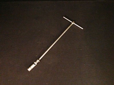 Lot 039 - Ferrari Daytona spark plug spanner