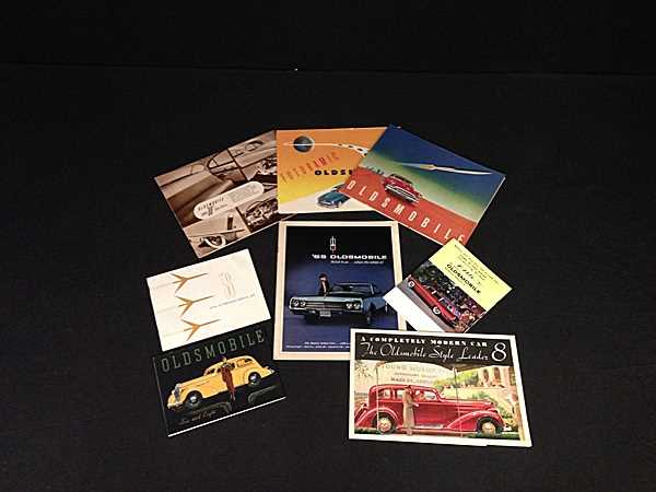 Lot 72 - Oldsmobile brochures