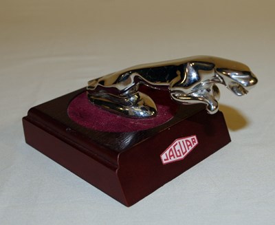 Lot 003 - Jaguar items