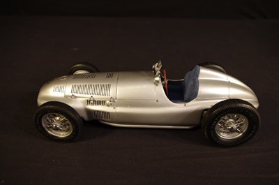 Lot 077 - Mercedes-Benz W165 model