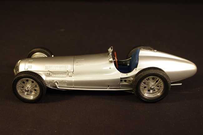 Lot 76 - Mercedes-Benz W154 model