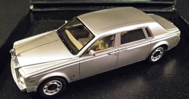 Lot 79 - Hand-built Rolls-Royce models