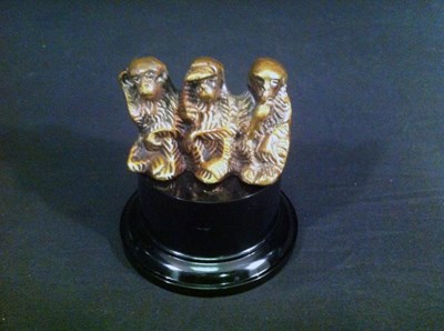 Lot 020 - 3 brass monkeys