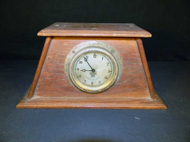 Lot 9 - Smiths carridge clock