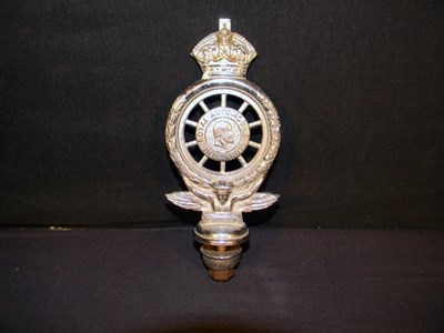 Lot 045 - Good RAC crown badge
