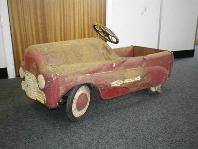 Lot 32 - Pedal car