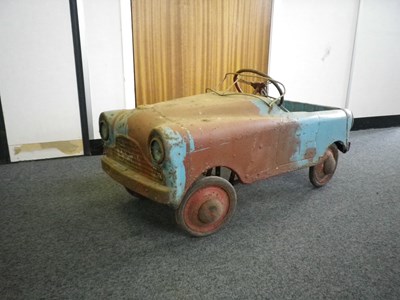 Lot 33 - Pedal car
