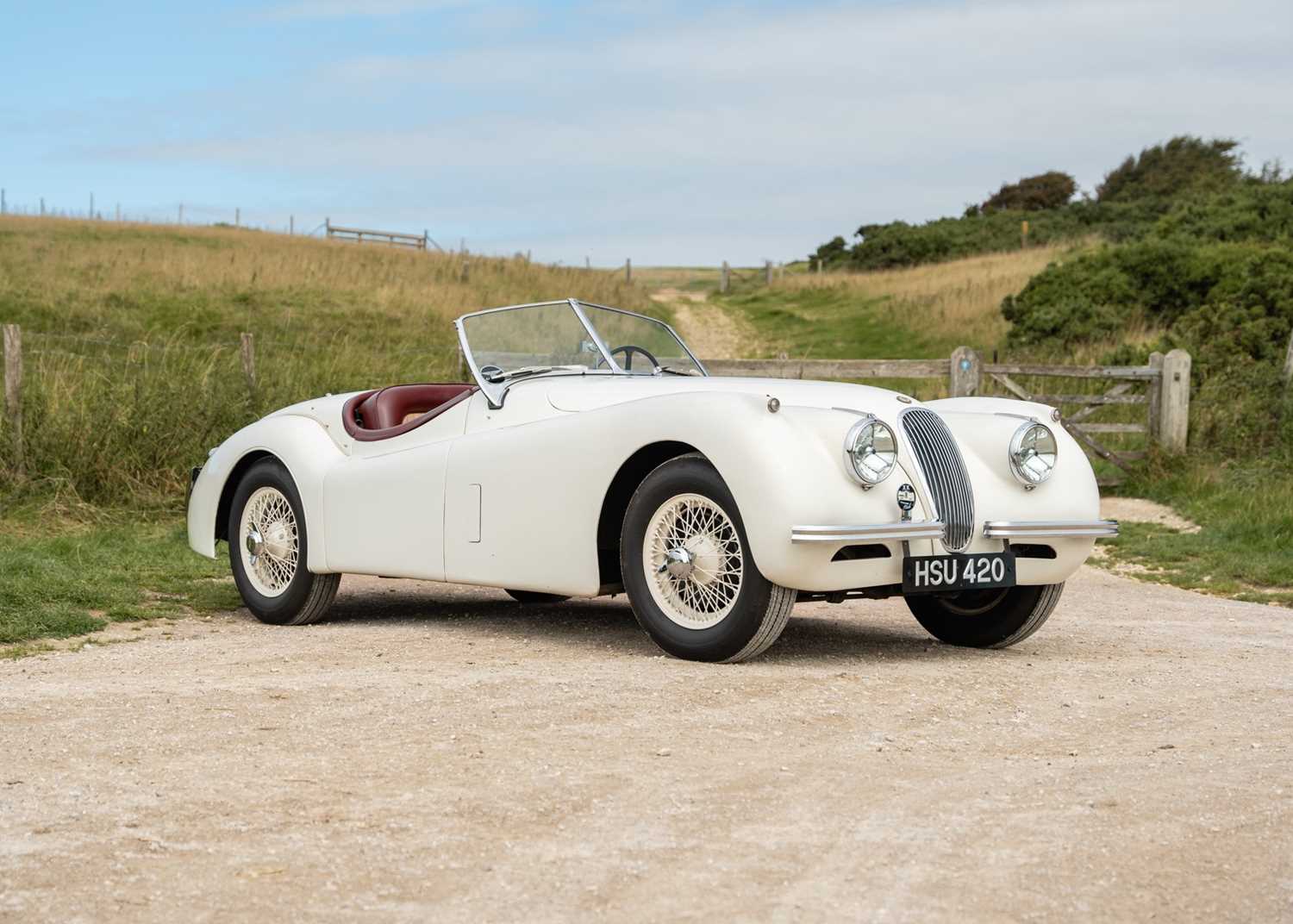 Lot 226 - 1952 Jaguar XK120 SE Roadster