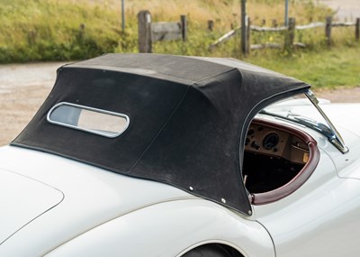 Lot 226 - 1952 Jaguar XK120 SE Roadster