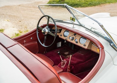 Lot 226 - 1952 Jaguar XK120 SE Roadster