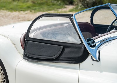 Lot 226 - 1952 Jaguar XK120 SE Roadster
