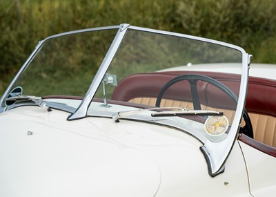 Lot 226 - 1952 Jaguar XK120 SE Roadster