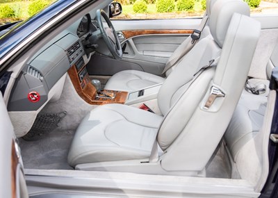 Lot 263 - 2000 Mercedes-Benz SL320