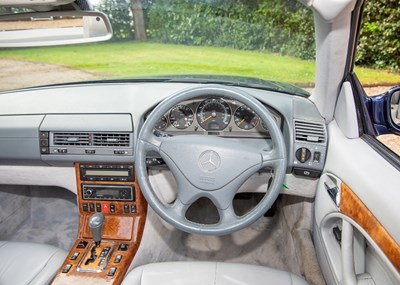 Lot 263 - 2000 Mercedes-Benz SL320