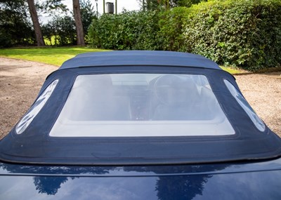 Lot 263 - 2000 Mercedes-Benz SL320