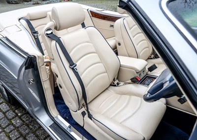 Lot 180 - 2001 Bentley Azure