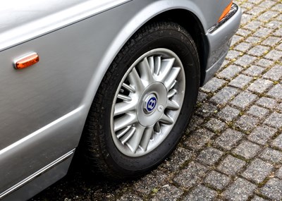 Lot 180 - 2001 Bentley Azure
