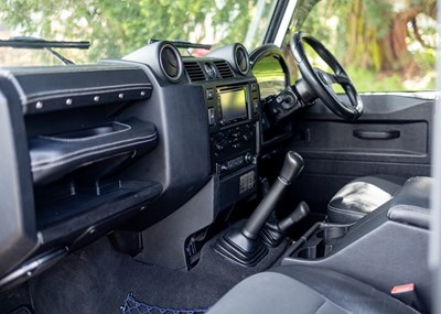 Lot 119 - 2013 Land Rover Defender 90 XS Urban Truck Glacier Edition