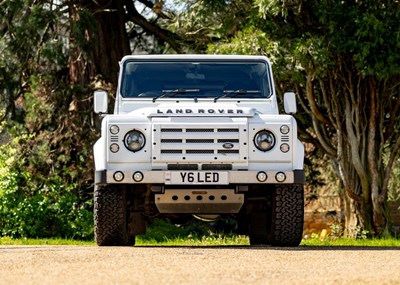 Lot 119 - 2013 Land Rover Defender 90 XS Urban Truck Glacier Edition