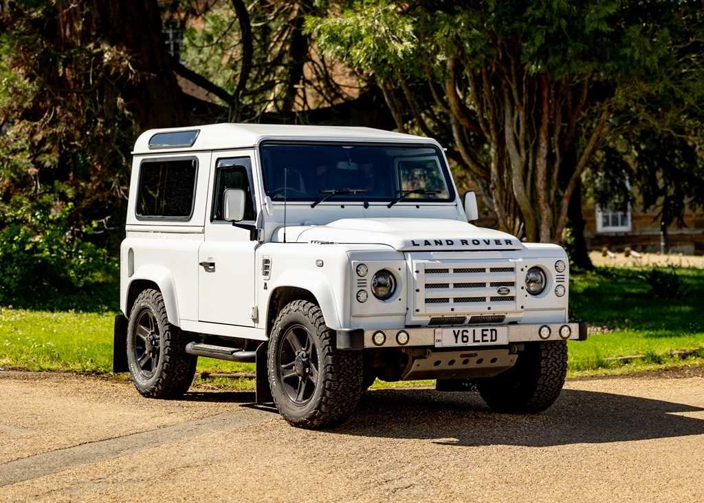 Lot 119 - 2013 Land Rover Defender 90 XS Urban Truck Glacier Edition