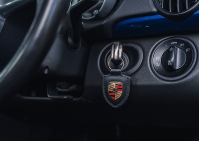 Lot 112 - 2011 Porsche Cayman R