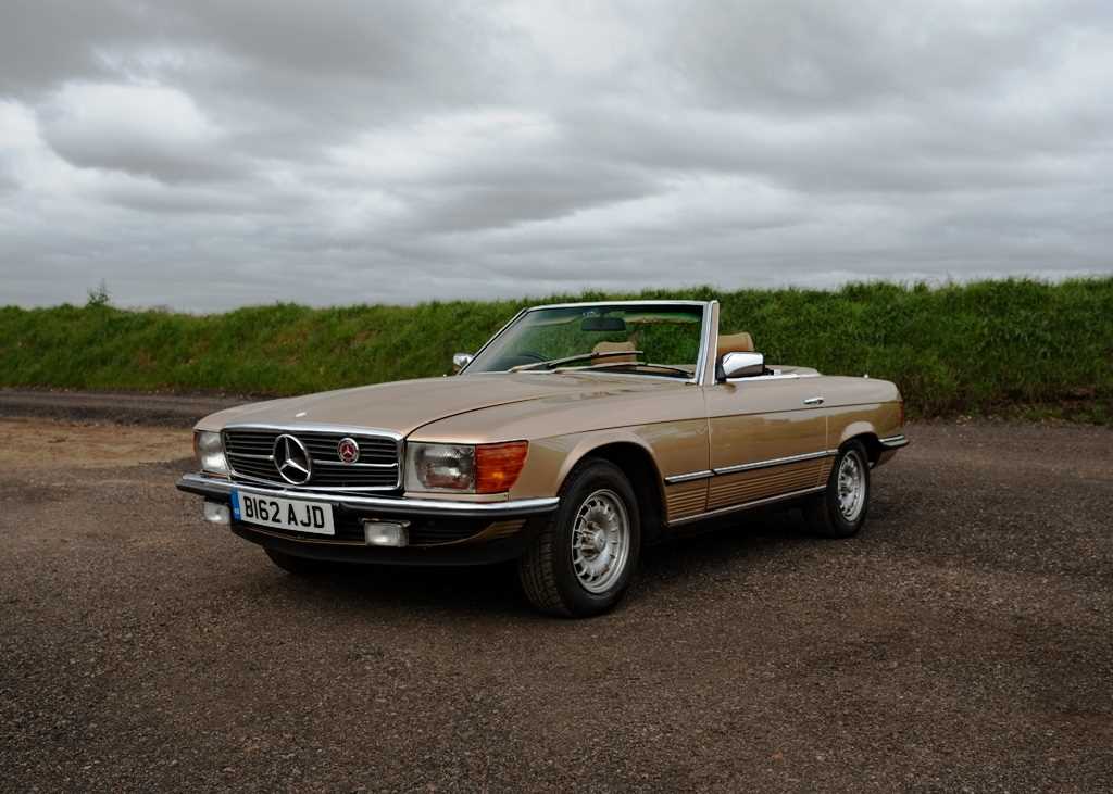 Lot 260 - 1985 Mercedes-Benz 280 SL