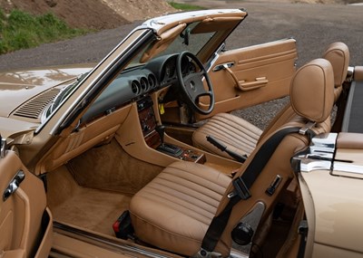 Lot 260 - 1985 Mercedes-Benz 280 SL