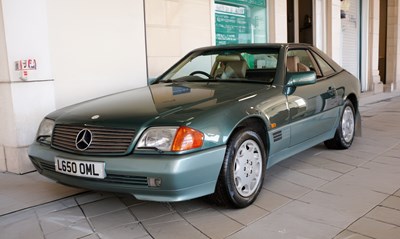 Lot 288 - 1993 Mercedes-Benz SL500
